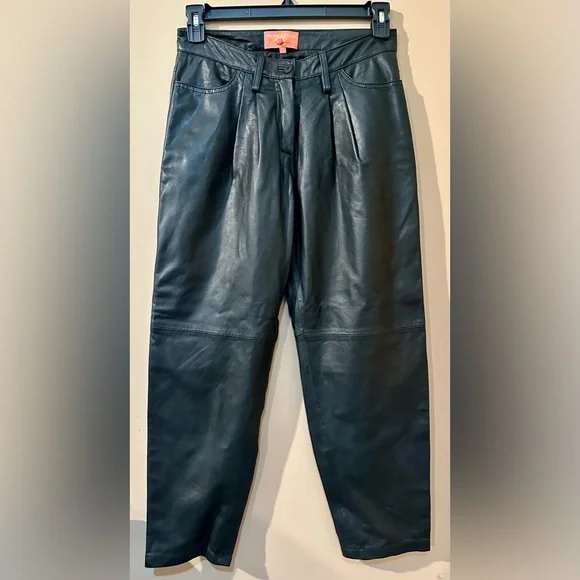 Women’s Designer lambskin leather pants from small Paris design house - Picture 1 of 6